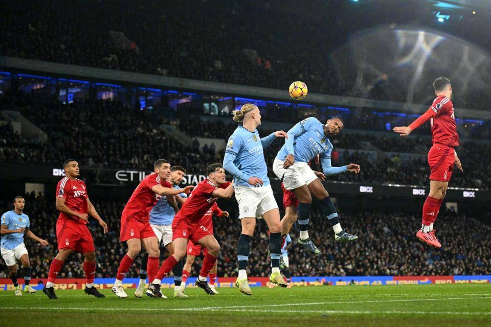 曼城轻松战胜拜仁！英超球队展现强势的简单介绍