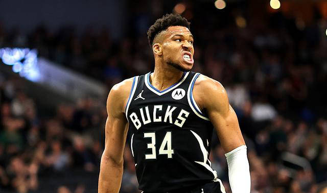 关于字母哥狂砍三连败分，引发争议迎来新赛季高光！的信息